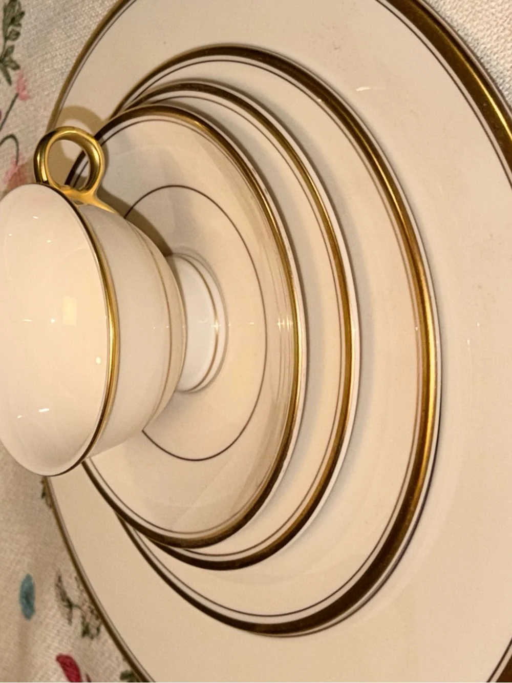 Theodore Haviland New York Vintage 5-piece  Place Setting (6) available